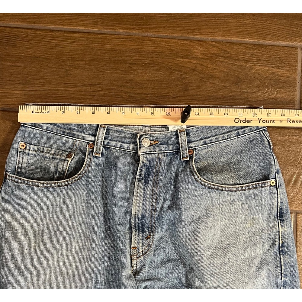 Vintage Levis 569 Loose Straight Leg Jeans Mens 32x32 (32x30) Lt Wash Blue Denim - Picture 2 of 9